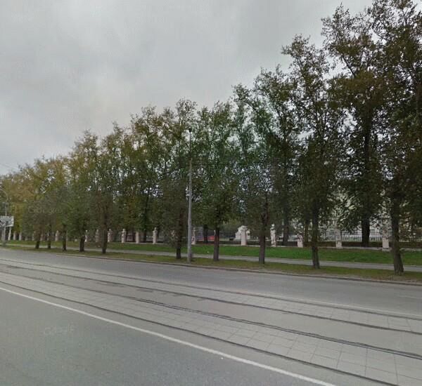 Банкомат Росгосстрах Банка по адресу ул. Гагарина, д. 14, отделение банка и ломбрад «Драгоценности Урала»