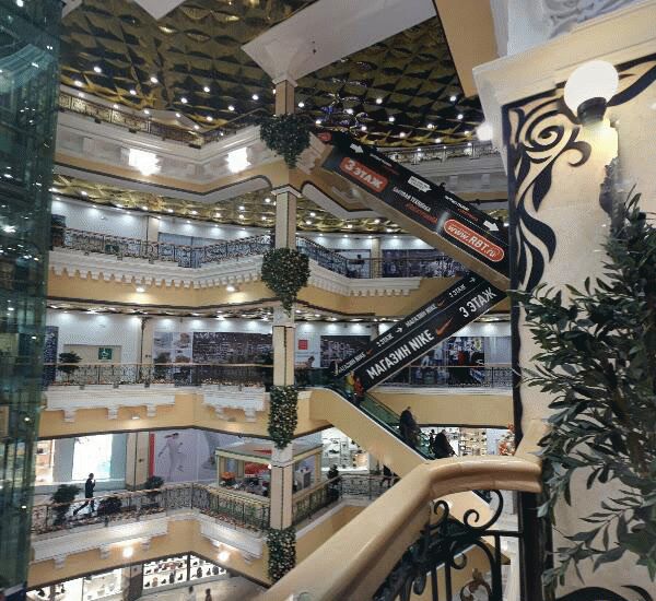 Банкомат Райффайзенбанка по адресу ул. Вайнера,  д. 9