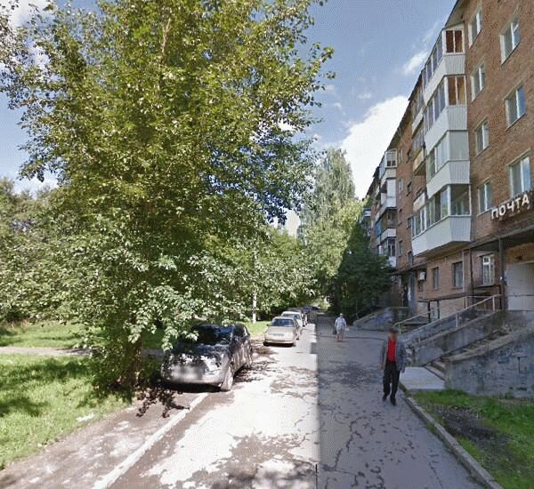 Банкомат Сбербанка России по адресу ул. Старых Большевиков,  82,  корп. 2