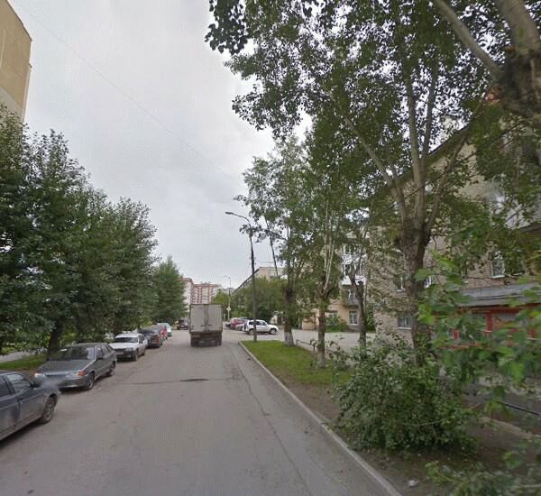 Банкомат Уралтрансбанка по адресу ул. Авиаторов,  д. 7