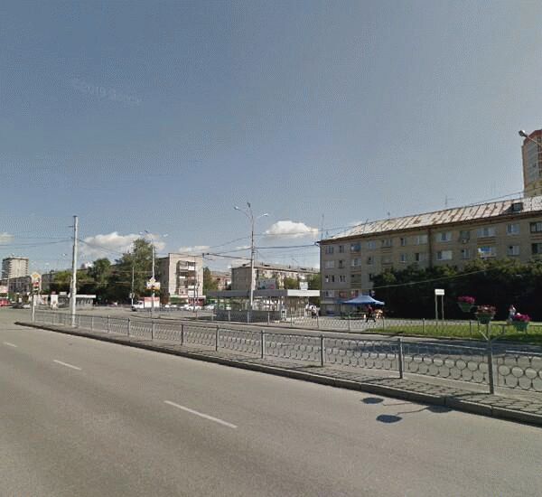 Банкомат Уралтрансбанка по адресу станция метро «Проспект Космонавтов»