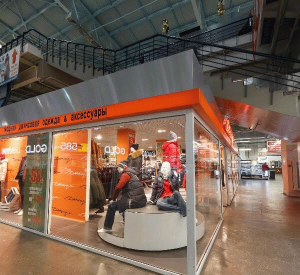 Банкомат Уральского Банка Реконструкции и Развития по адресу ул. Академика Шварца,  д. 17