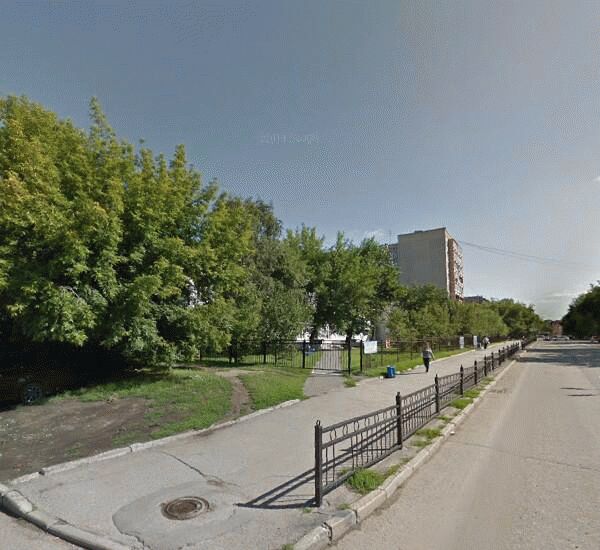 Банкомат Уральского Банка Реконструкции и Развития по адресу ул. Куйбышева,  д. 60