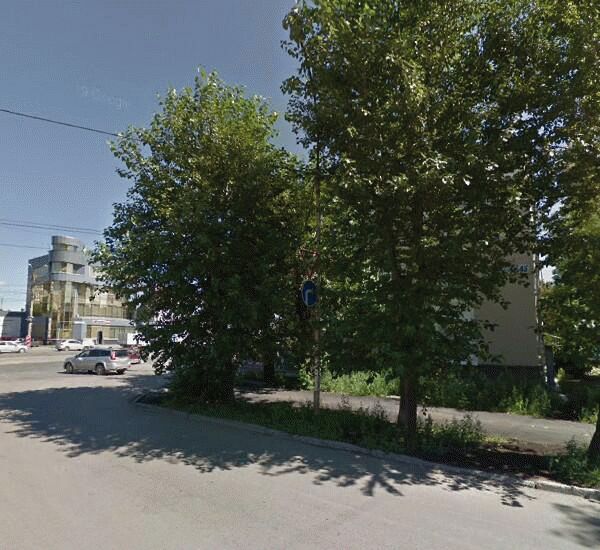 Банкомат Уральского Банка Реконструкции и Развития по адресу ул. Малышева,  д. 156а