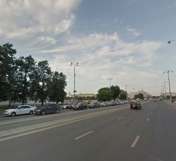 Банкомат Уральского Банка Реконструкции и Развития по адресу просп. Ленина,  д. 28