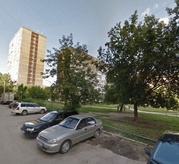 Банкомат Уральского Банка Реконструкции и Развития по адресу ул. Бебеля,  д. 136