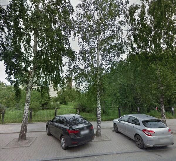 Банкомат Уральского Банка Реконструкции и Развития по адресу Решетникова пр-д,  д. 22а