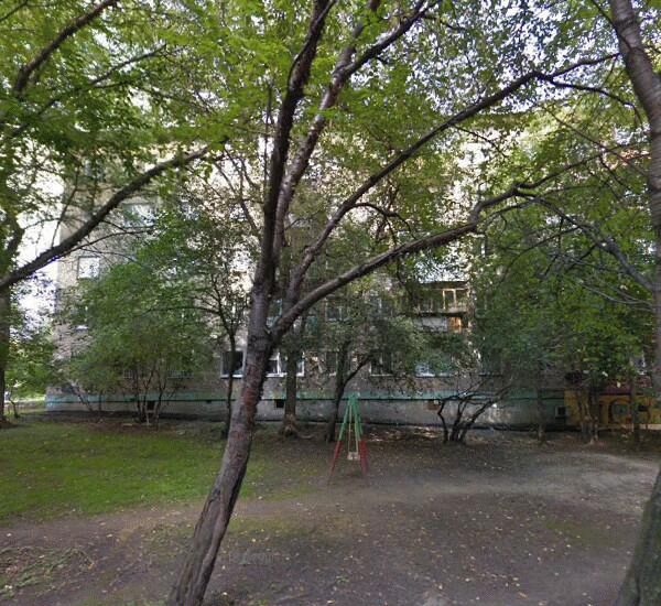 Банкомат Уральского Банка Реконструкции и Развития по адресу ул. Мира,  д. 1