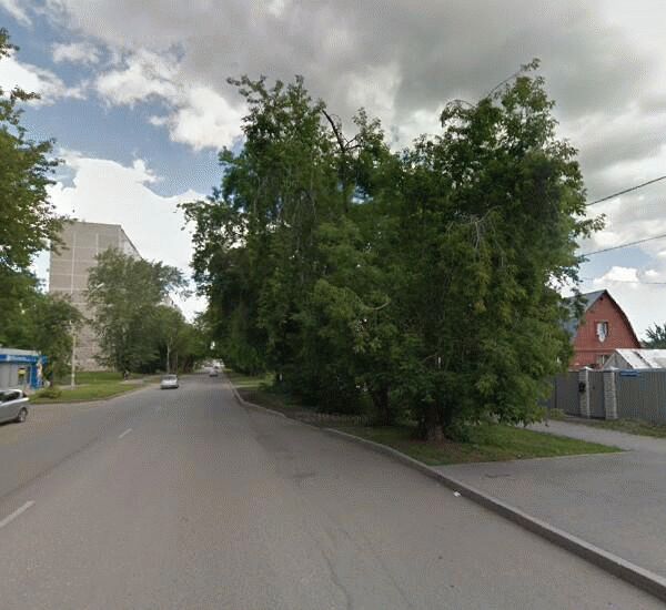 Банкомат Уральского Банка Реконструкции и Развития по адресу ул. Бисертская,  д. 103