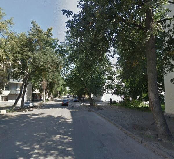 Банкомат Уральского Банка Реконструкции и Развития по адресу ул. Ильича,  д. 13