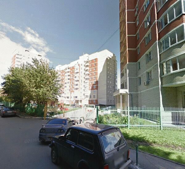 Банкомат Уральского Банка Реконструкции и Развития по адресу ул. Шефская,  д. 101