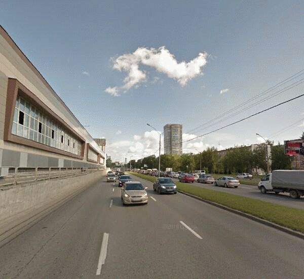 Банкомат Уральского Банка Реконструкции и Развития по адресу ул. Начдива Васильева,  д. 1