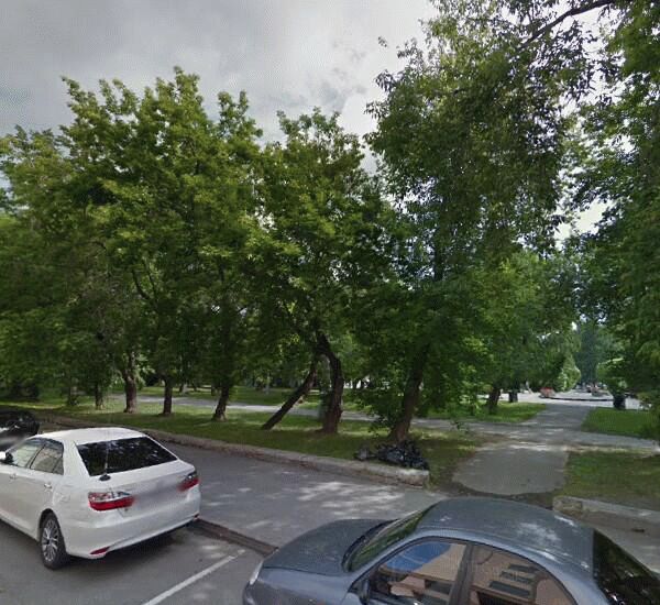 Банкомат Уральского Банка Реконструкции и Развития по адресу ул. Красноармейская,  д. 4