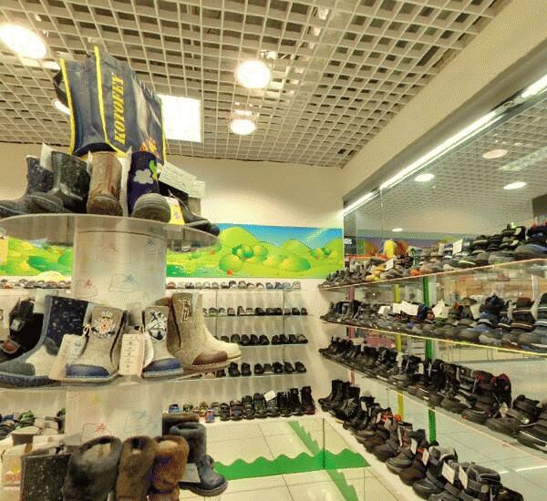 Банкомат Уральского Банка Реконструкции и Развития по адресу ул. 8 Марта,  д. 149