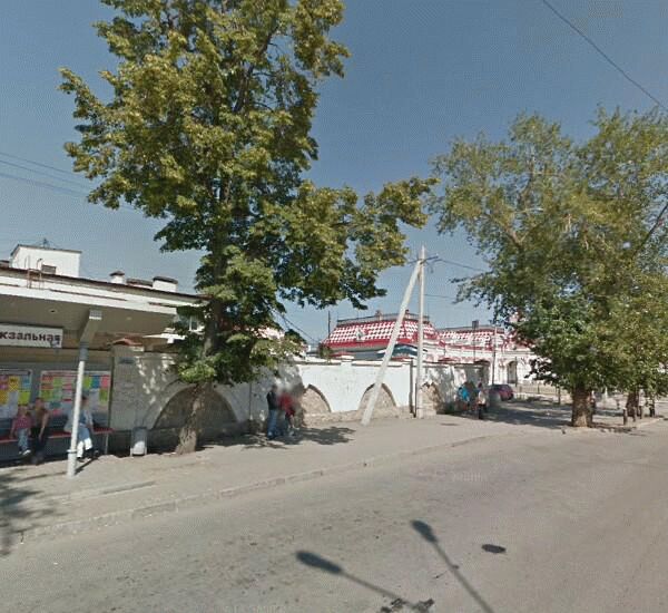 Банкомат Уральского Банка Реконструкции и Развития по адресу ул. Вокзальная,  д. 15а