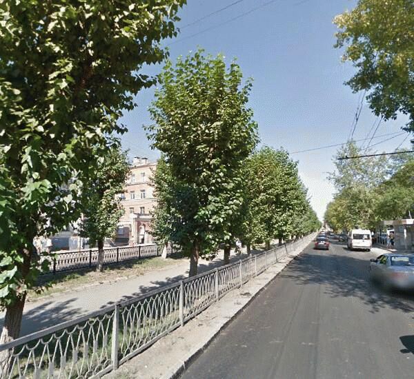 Банкомат Уральского Банка Реконструкции и Развития по адресу ул. Грибоедова, д. 18, магазин «Спорт Макси»