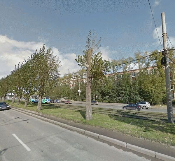 Банкомат Уральского Банка Реконструкции и Развития по адресу просп. Космонавтов,  д. 17а