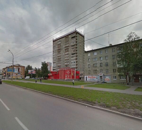 Банкомат Уральского Банка Реконструкции и Развития по адресу просп. Космонавтов,  д. 76