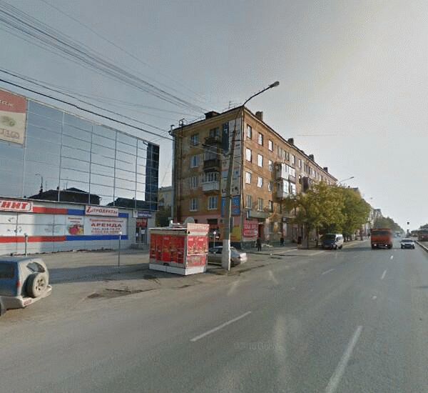 Банкомат Уральского Банка Реконструкции и Развития по адресу ул. Машиностроителей, д. 22, ТБЦ «Орджоникидзевский»