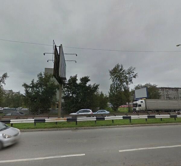 Банкомат Уральского Банка Реконструкции и Развития по адресу ул. Начдива Онуфриева, д. 57, автоцентр «Краснолесье»