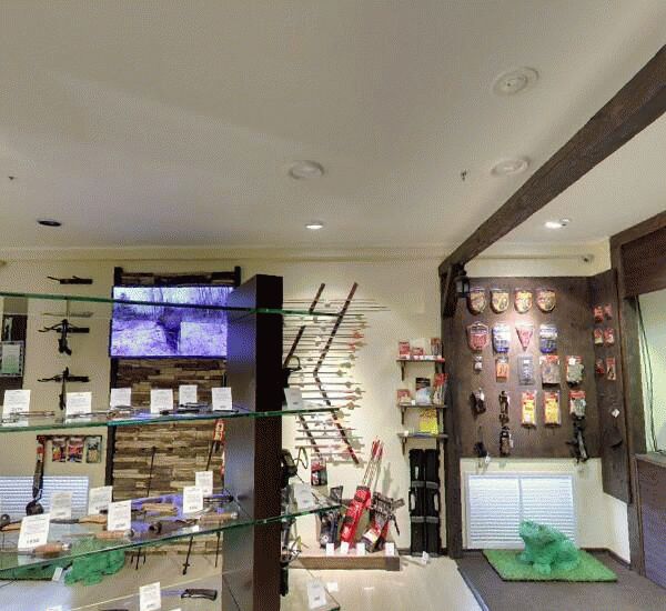 Банкомат Уральского Банка Реконструкции и Развития по адресу ул. Посадская, д. 28, лит. А, ТЦ «Универбыт»