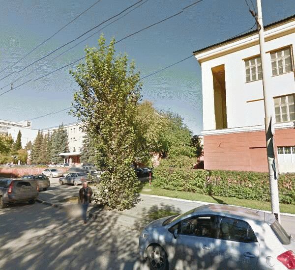 Банкомат Уральского Банка Реконструкции и Развития по адресу ул. Студенческая, д. 9, здание заводоуправления Уральского Электромеханического завода