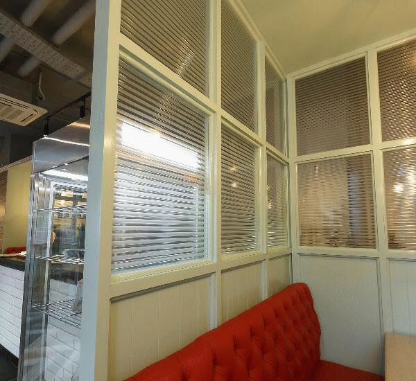 Отделение банка Кольцо Урала по адресу Свердловская обл.,  г. Екатеринбург,  ул. 8 Марта,  д. 49