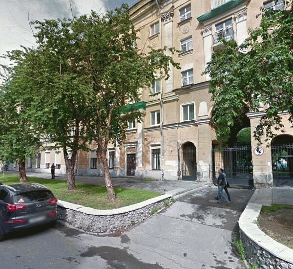 Отделение Уралтрансбанка по адресу Свердловская обл.,  г. Екатеринбург,  ул. Мельковская,  д. 2 Б