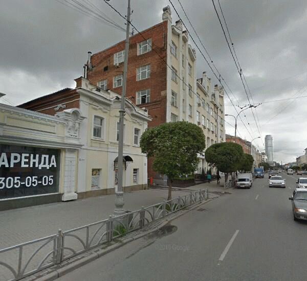 Отделение Уральского Банка Реконструкции и Развития по адресу Свердловская обл.,  г. Екатеринбург,  ул. Малышева,  д. 30